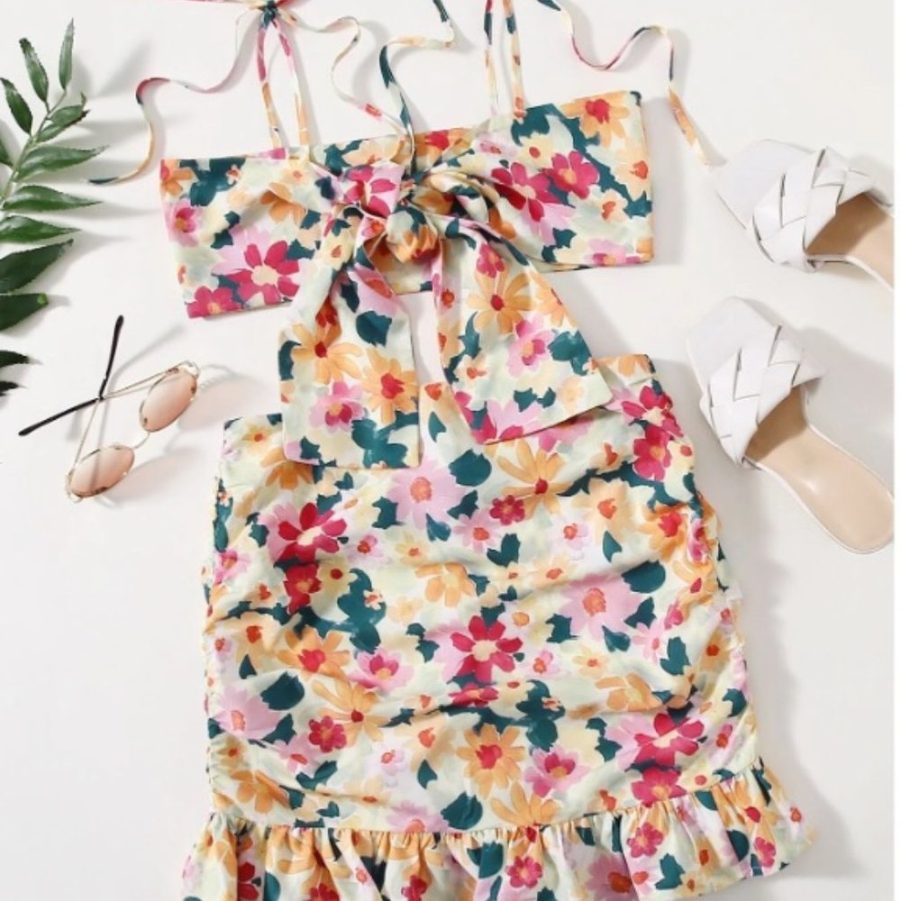 SHEIN Allover Floral Print Knot Shoulder Tie Front Crop Cami Top & Skirt Set